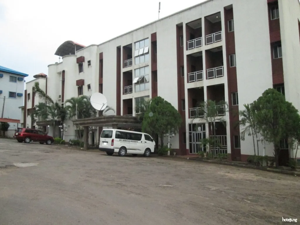 Aneio Hotels Garden And Bar