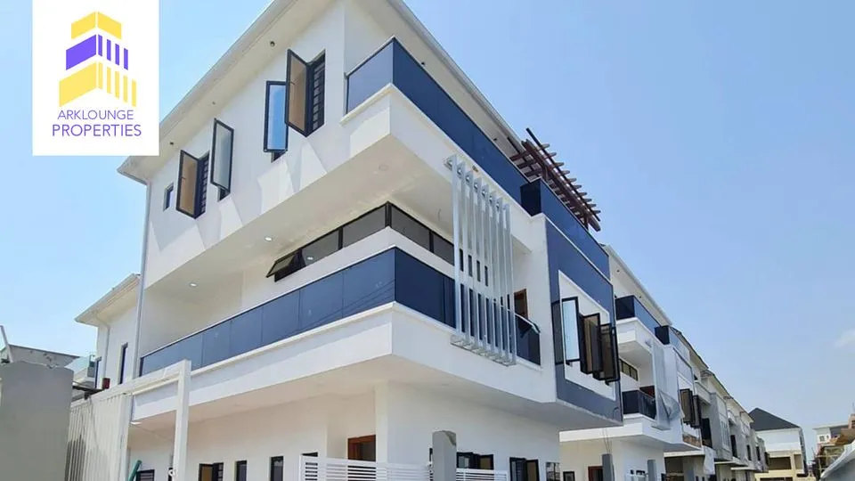 Arklounge Properties