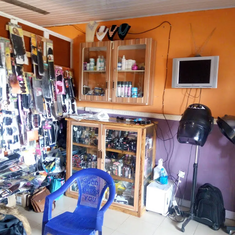 Awtik Beauty Parlour