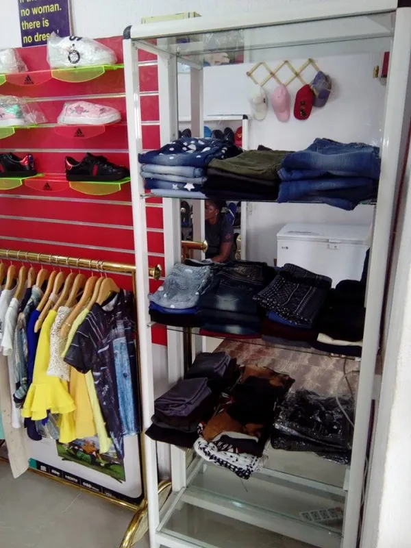 Bolarinwa BOUTIQUE