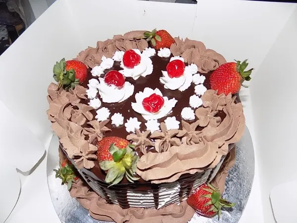Cakes by Molola