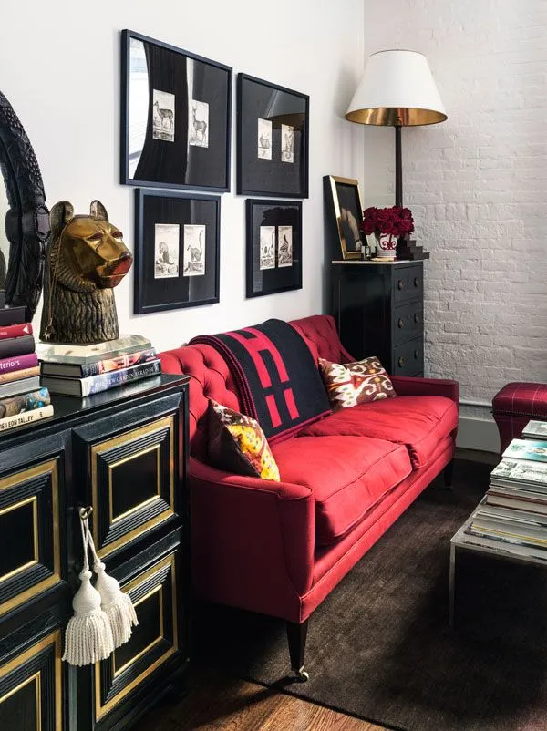 Crimson Interieur