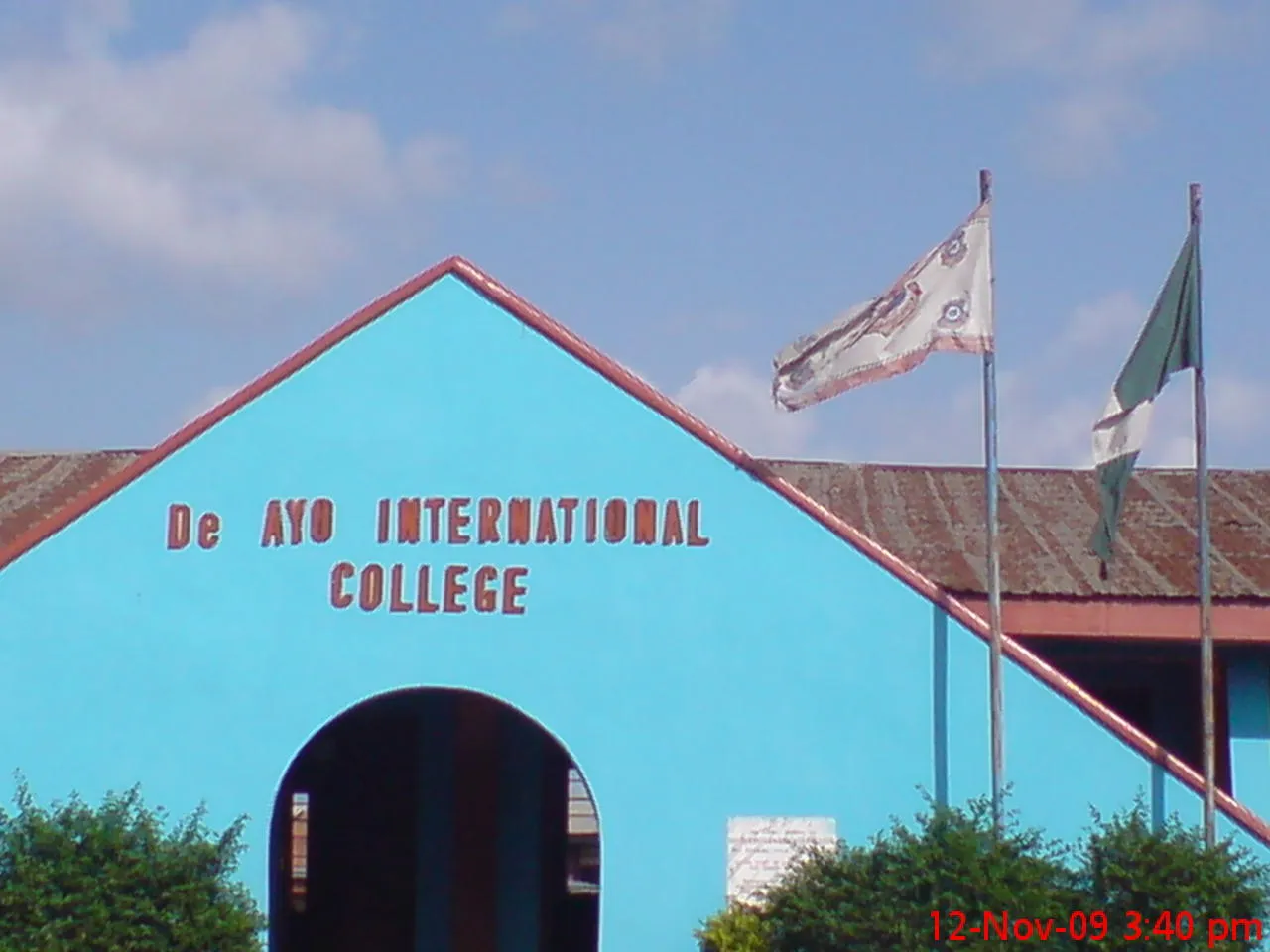 De Ayo International School