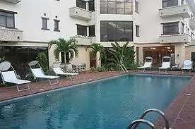 De Renaisance Hotel