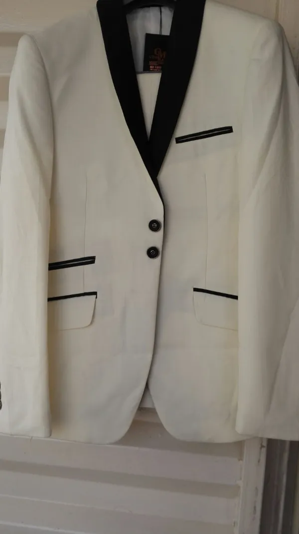 De Suit Place