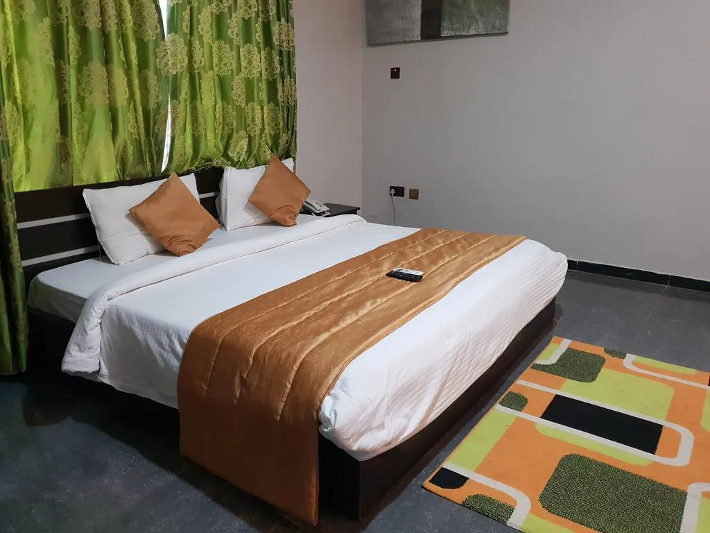 Esporta Suites Hotel