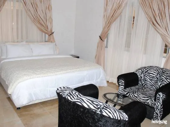 Figlos Hotel