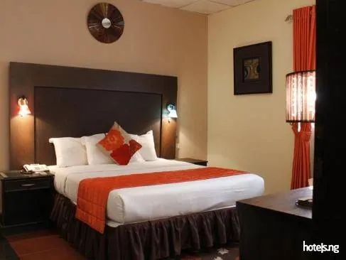Hotel De Island.