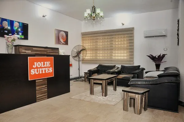 Jolie Suites