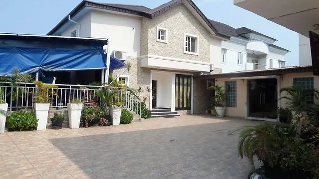 Larry Mitchelle Hotel And Suites