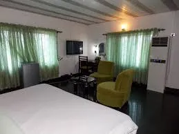 Liveo Oak Suites