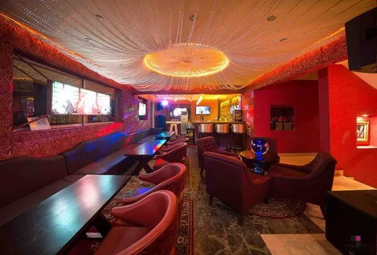 Prive Restaurant and Lounge