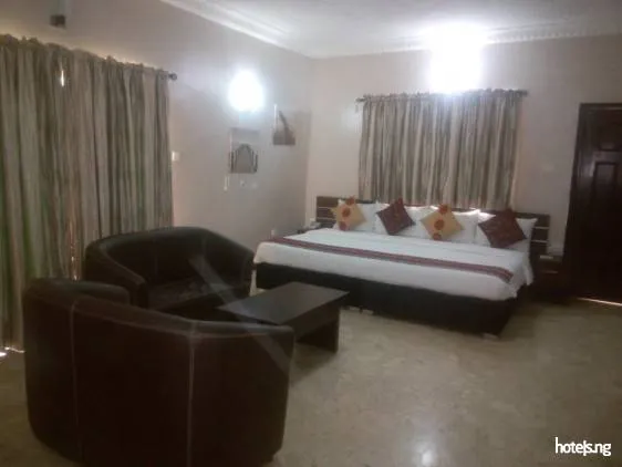 The Governors Hotel Wempco Road