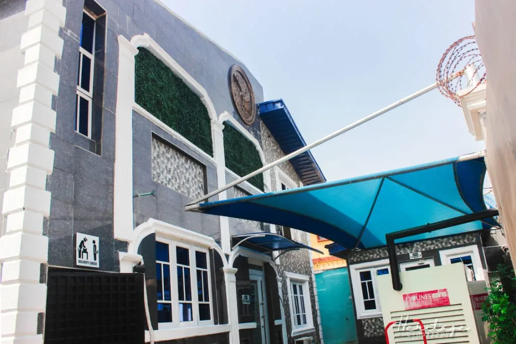 The House Eleven Hotel and Apartment