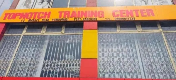 TOPNOTCH Training Centre logo