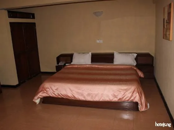 Walan (D'Rovans) Hotel Limited